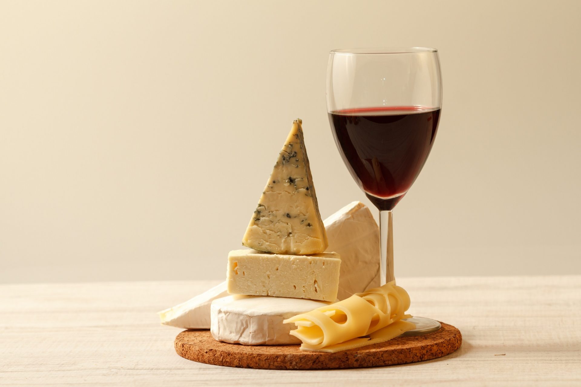 Can red wine and cheese protect cognitive function?