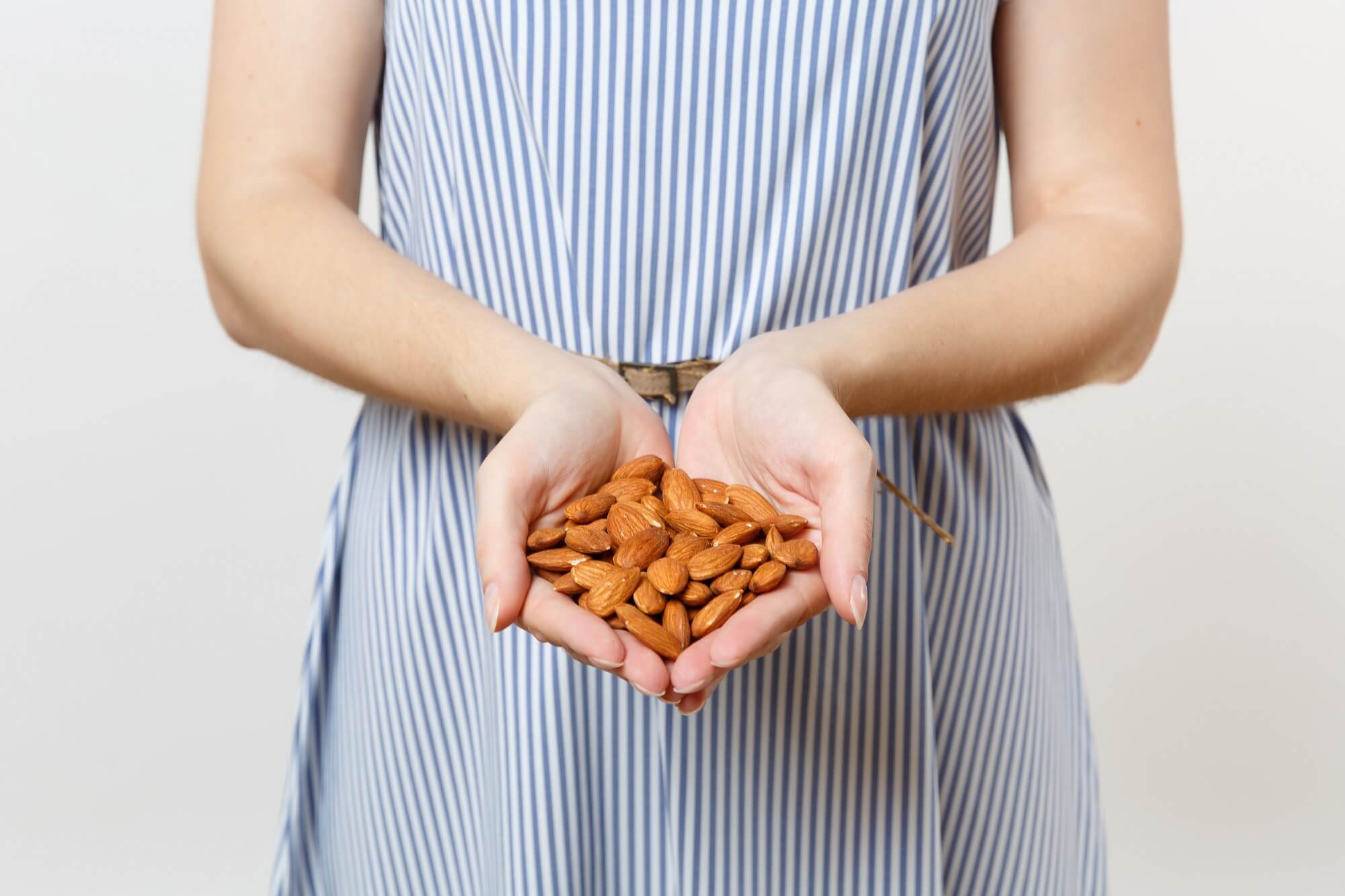 Can eating almonds improve cognitive health